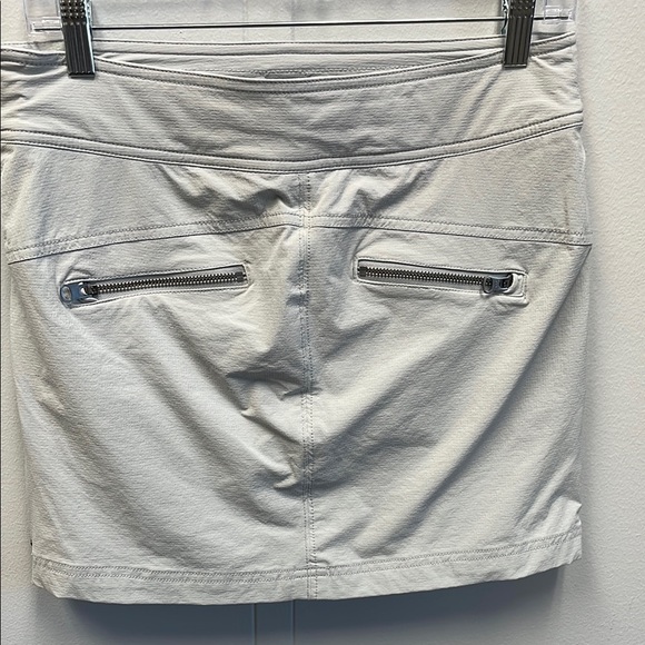 Athleta Women's Jenner Light Gray Skort Sz 2 Nylon stretch side zip - Picture 6 of 10